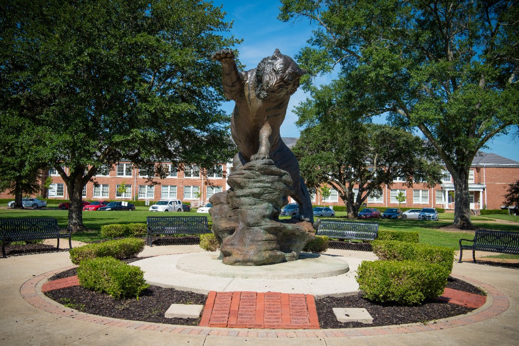 Eddie the Tiger statue at Grambling State University